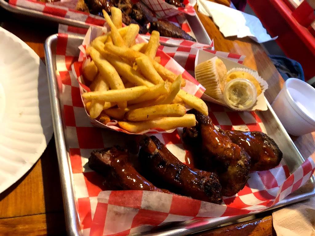 Smokey Bs Gin Mill | restaurant | 422-432 Main St, Ogunquit, ME 03907, USA | 2073602198 OR +1 207-360-2198