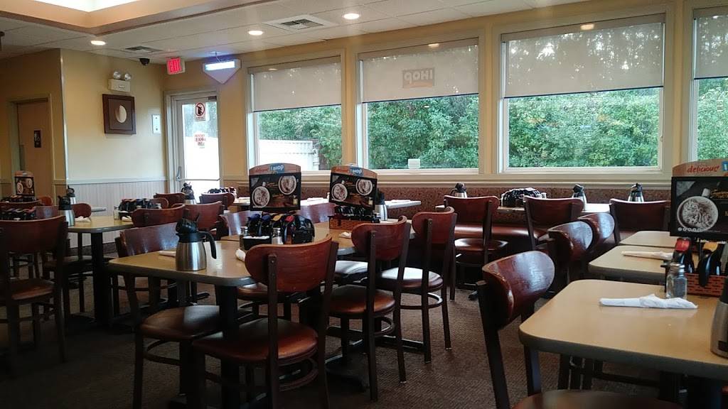 IHOP | restaurant | 9680 Baltimore Ave, College Park, MD 20740, USA | 3019827400 OR +1 301-982-7400