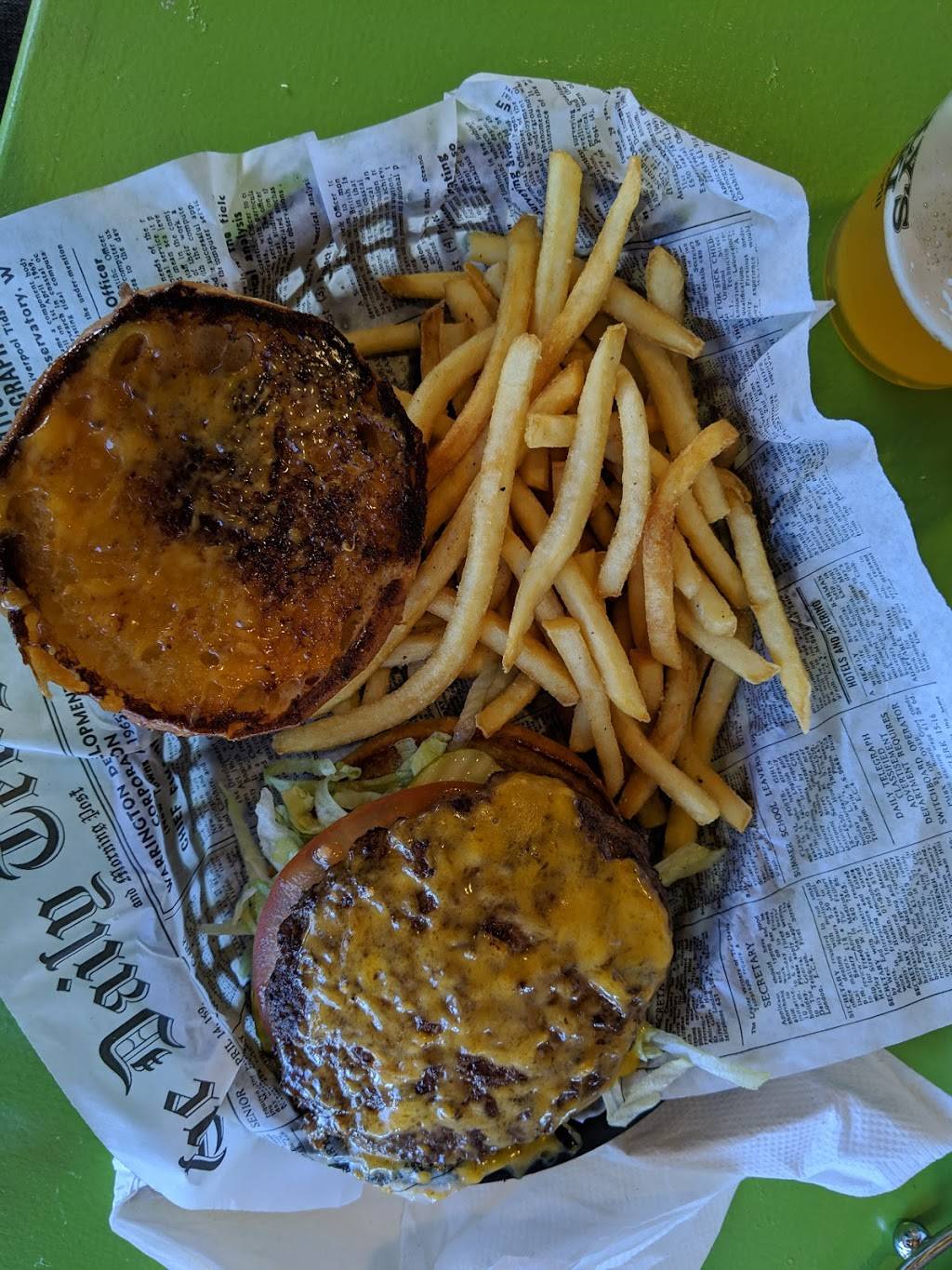 Tillys Tiki Bar and Grill | restaurant | 1476 Harbor Light Marina Rd, Lavonia, GA 30553, USA | 7063560727 OR +1 706-356-0727