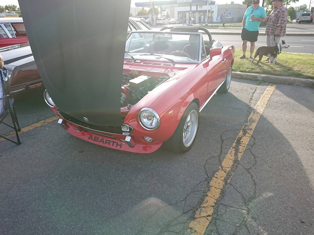 Harveys | restaurant | 8000 Boul Henri-Bourassa E, Montréal, QC H1E 1P2, Canada | 5143546944 OR +1 514-354-6944