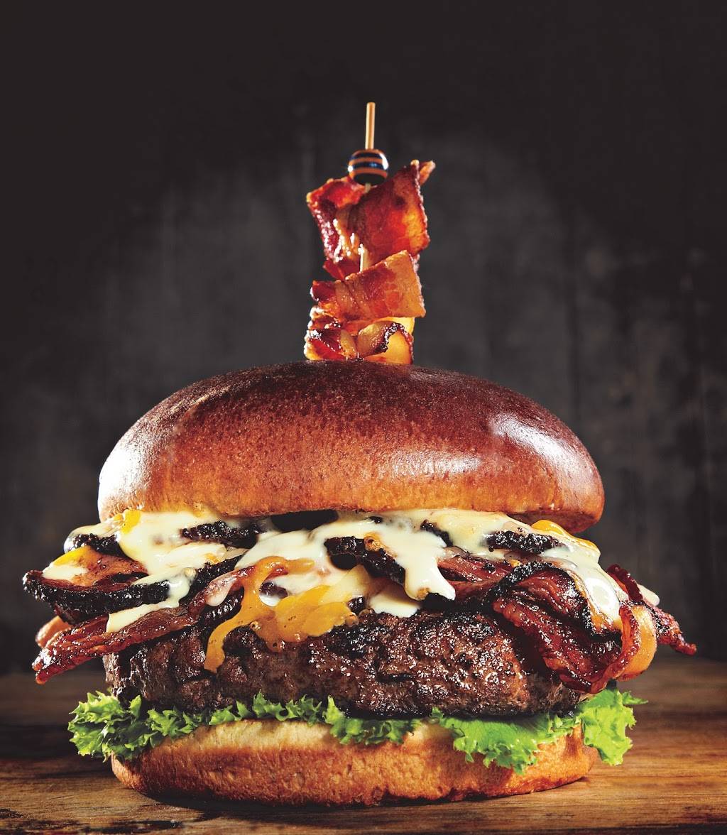 Dave & Busters | restaurant | 325 N Christopher Columbus Blvd, Philadelphia, PA 19106, USA | 2154131951 OR +1 215-413-1951