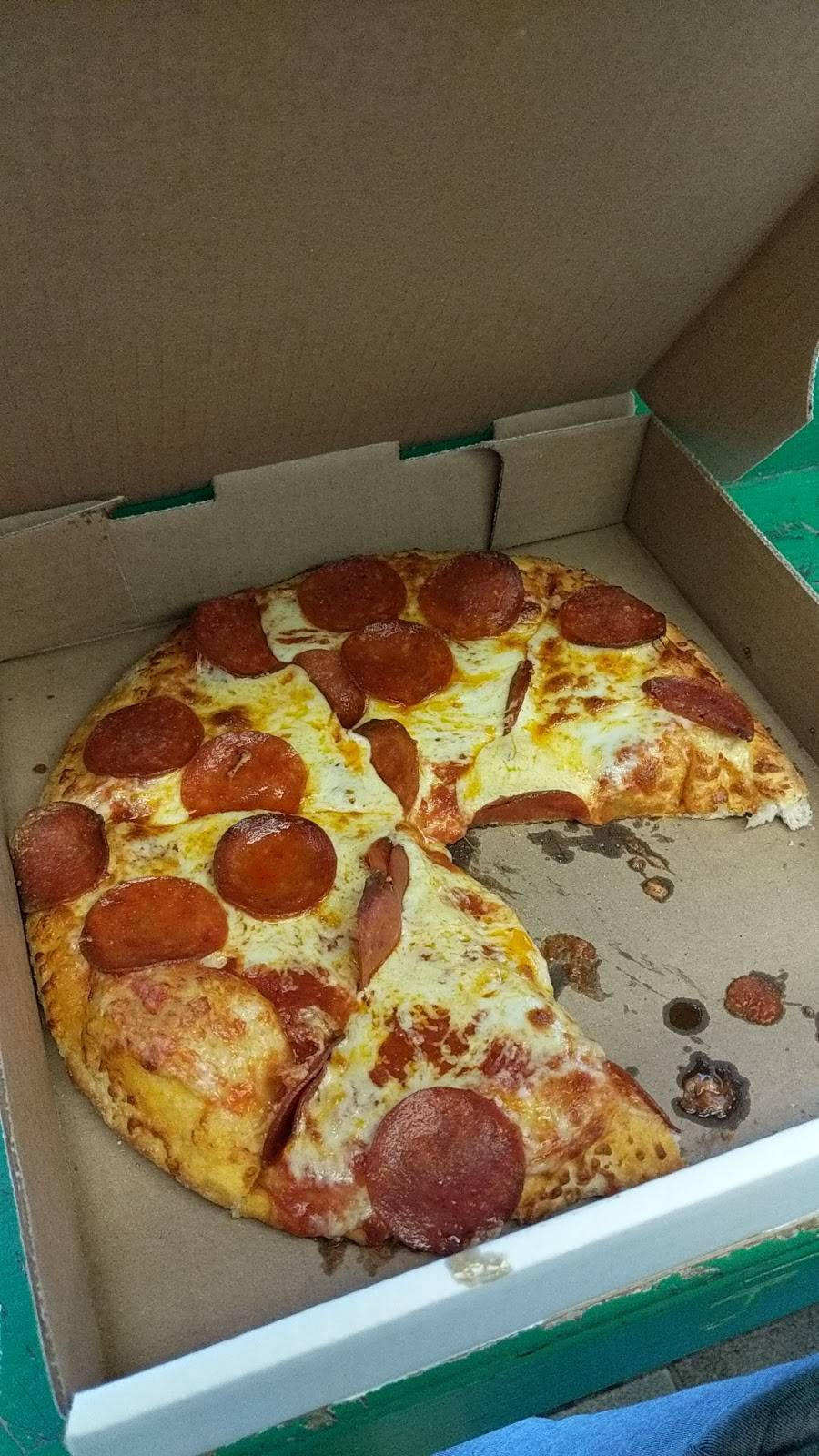 Reginos Pizza Aurora | restaurant | 14810 Yonge St, Aurora, ON L4G 1N3, Canada | 9058417002 OR +1 905-841-7002