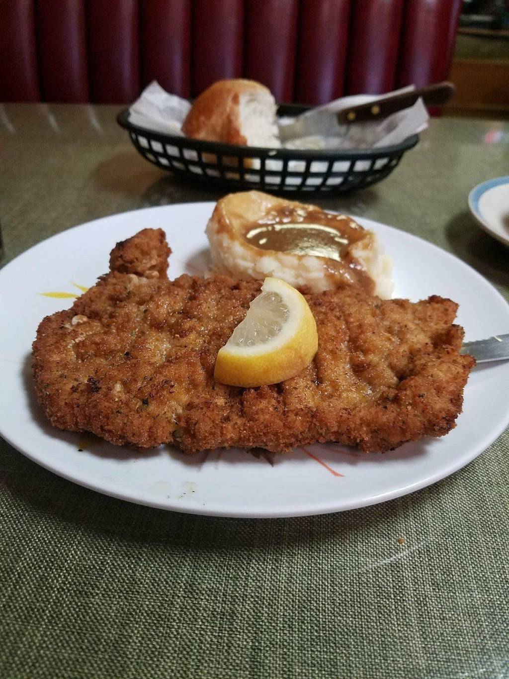 Elkes Diner | restaurant | 3310 Grand Central Ave, Vienna, WV 26105, USA | 3042955800 OR +1 304-295-5800