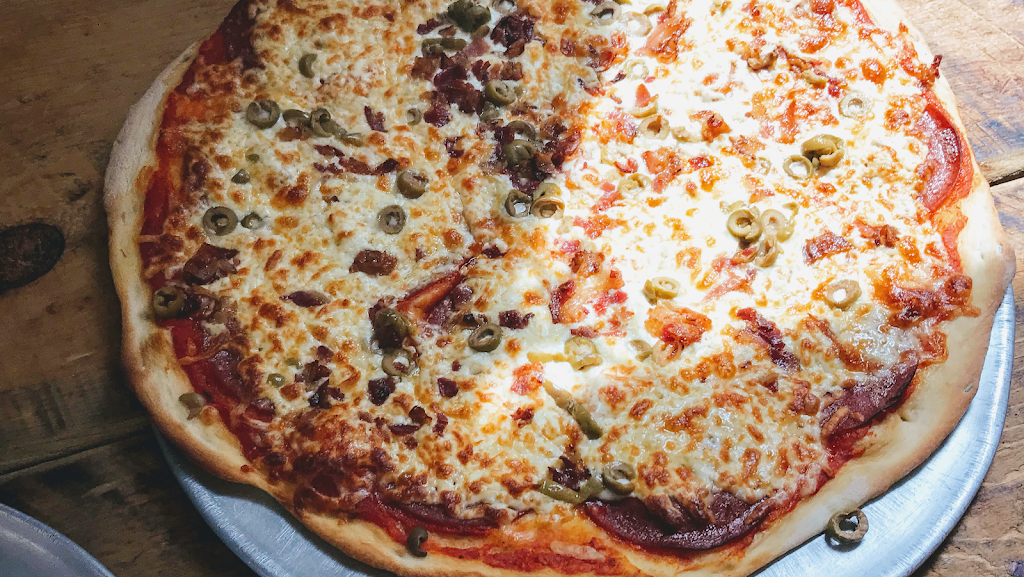 MJMD Pizza de Luigi | restaurant | Valley Dr, Wakefield, QC J0X 3G0, Canada | 8197200021 OR +1 819-720-0021