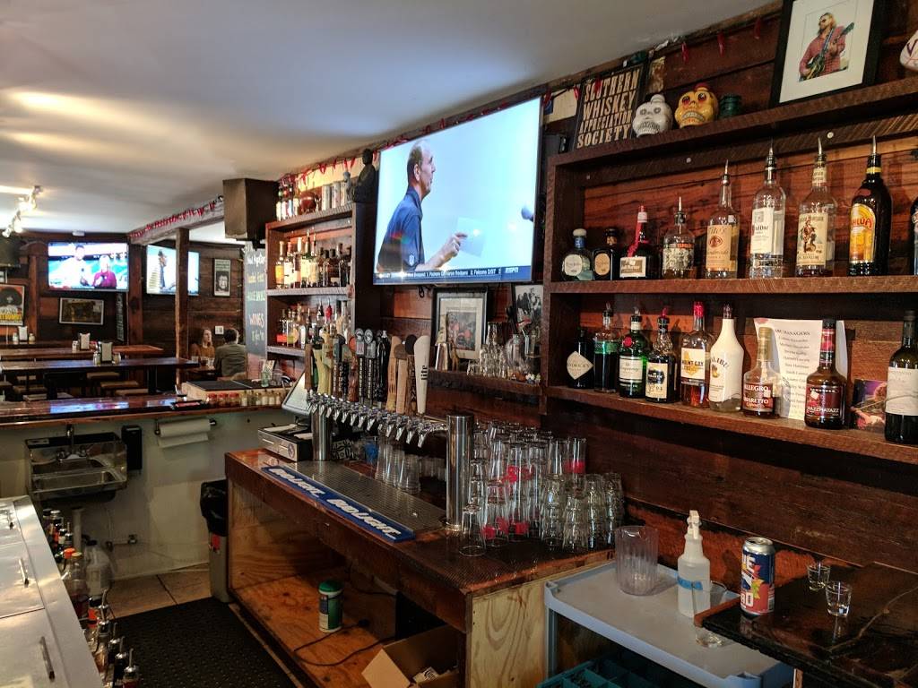 Crozet Pizza | restaurant | 5794 Three Notched Rd, Crozet, VA 22932, USA | 4348232132 OR +1 434-823-2132