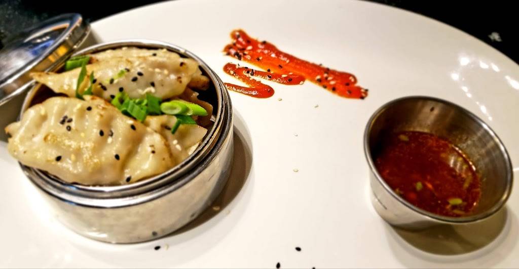 Houlihans | restaurant | 3120 Town Center Tr, Denton, TX 76201, USA | 9402204646 OR +1 940-220-4646