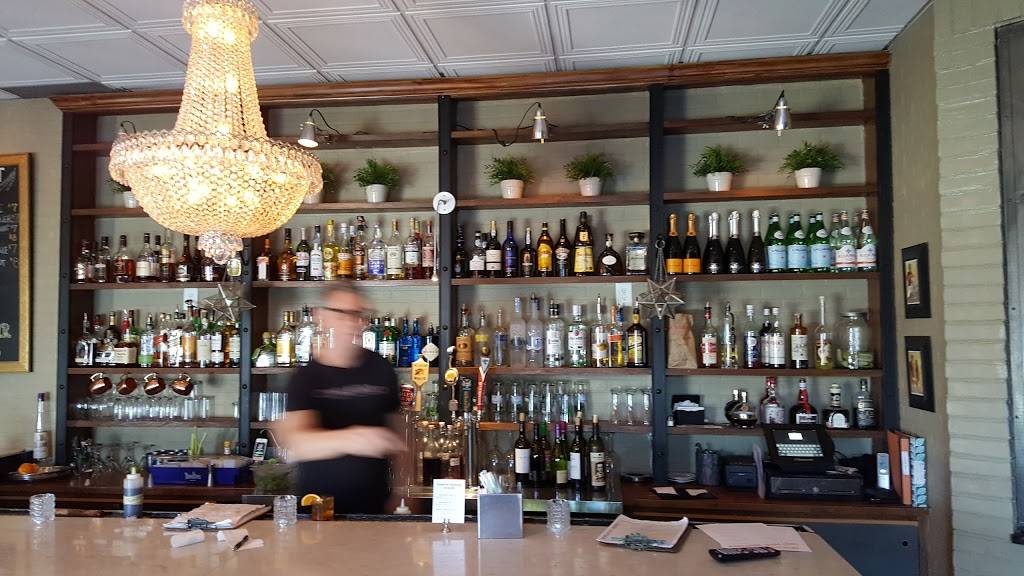 Corner Bistro | restaurant | 3604 Silverside Rd, Wilmington, DE 19810, USA | 3024771778 OR +1 302-477-1778