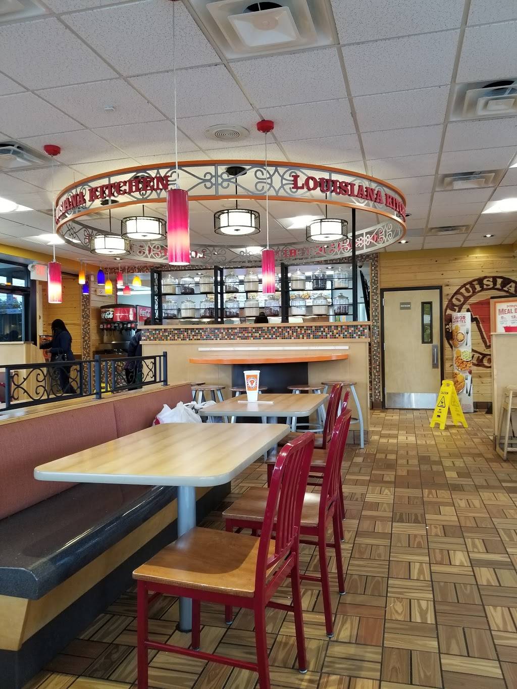 Popeyes Louisiana Kitchen | restaurant | 6224 Greenbelt Rd, Greenbelt, MD 20770, USA | 3019822315 OR +1 301-982-2315