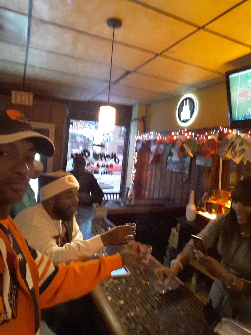 Happy Ours Bar & Grill | restaurant | 1622 Lee Rd, Cleveland, OH 44118, USA | 2163213335 OR +1 216-321-3335