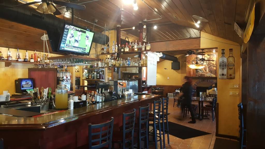 Casa Tequila | restaurant | 3461 High Rd, Hartford, WI 53027, USA | 2626739999 OR +1 262-673-9999