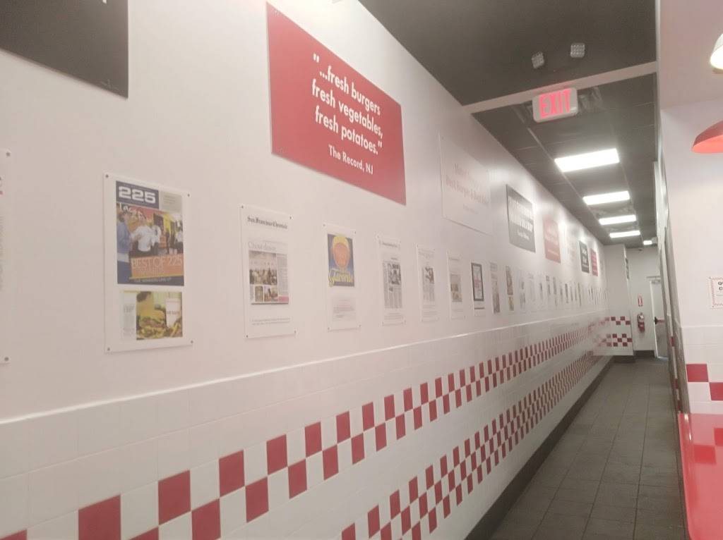 Five Guys | meal takeaway | 21 White Bridge Rd, Nashville, TN 37205, USA | 6156786025 OR +1 615-678-6025