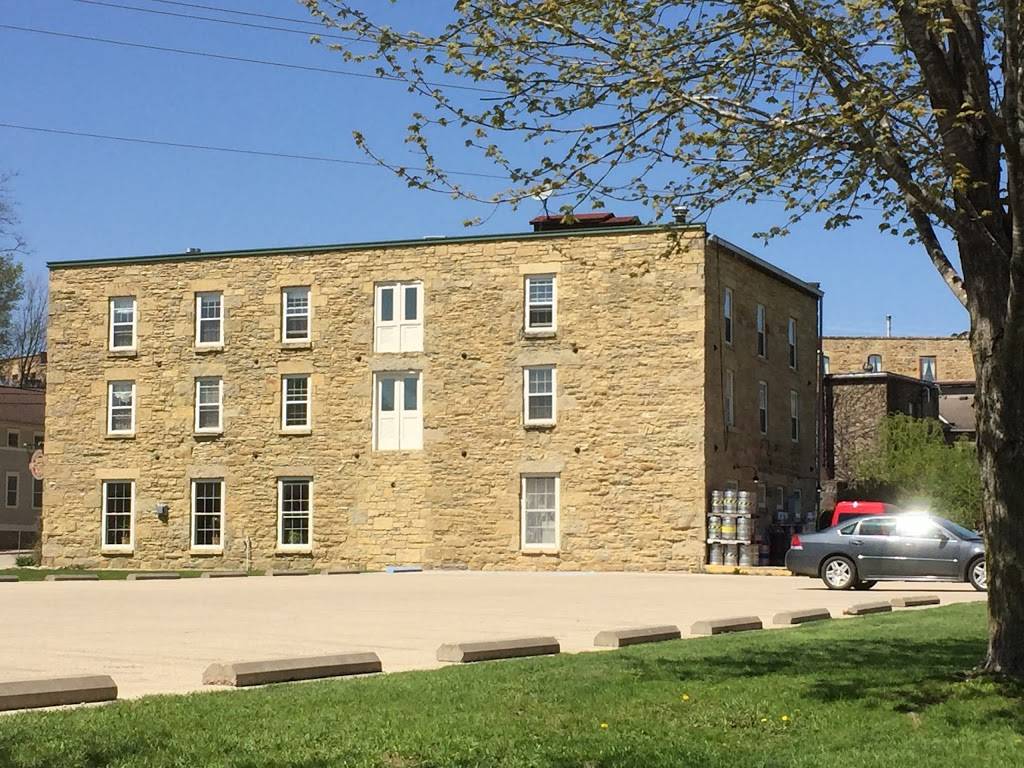 Brewery Creek Brewpub & Inn | restaurant | 23 Commerce St, Mineral Point, WI 53565, USA | 6089873298 OR +1 608-987-3298
