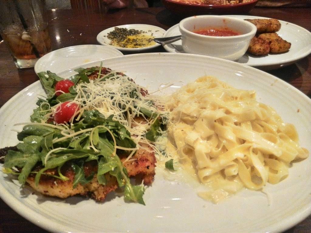 Carrabbas Italian Grill | restaurant | 9 3rd St N, Jacksonville Beach, FL 32250, USA | 9042495550 OR +1 904-249-5550