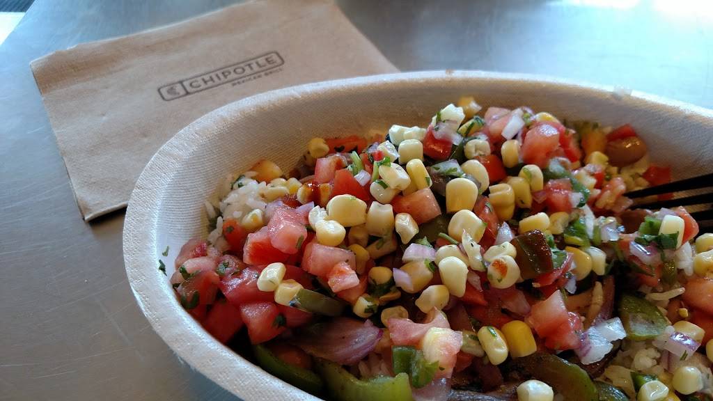 Chipotle Mexican Grill | restaurant | 1040 Green Blvd, US-50, Aurora, IN 47001, USA | 8129261287 OR +1 812-926-1287