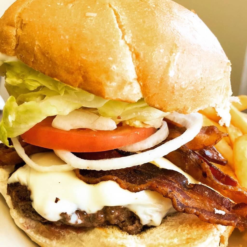 Masons Grille | restaurant | 14 Milton O Fountain Way, Warren, MA 01083, USA | 4134368042 OR +1 413-436-8042