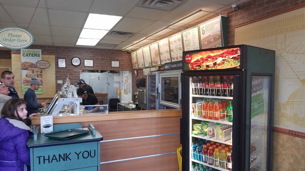 Subway Restaurants | restaurant | 282 Higbie Ln, West Islip, NY 11795, USA | 6319838420 OR +1 631-983-8420