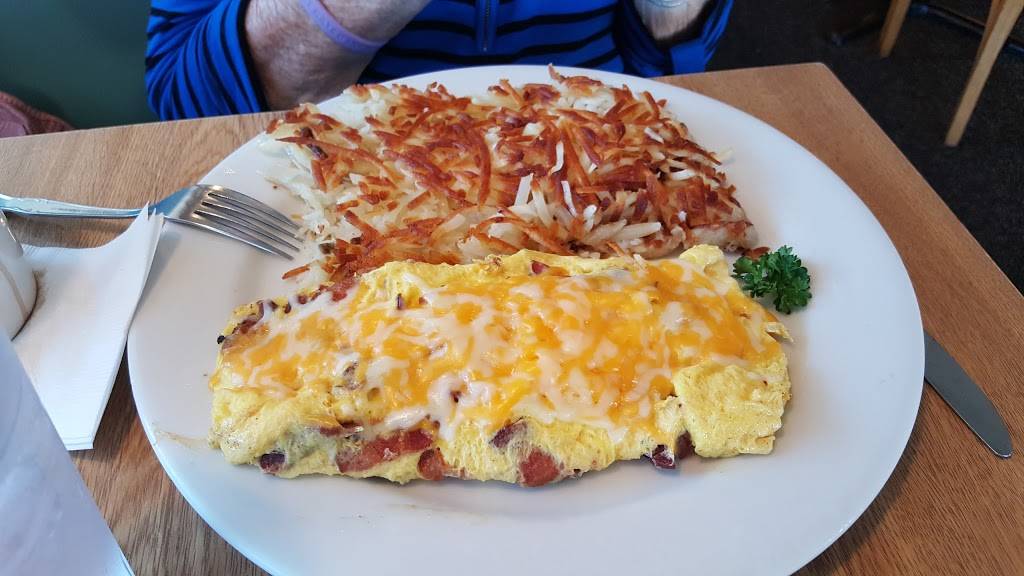 Molly Browns Country Cafe | cafe | 16575 Smoke Tree St, Hesperia, CA 92345, USA | 7609491212 OR +1 760-949-1212