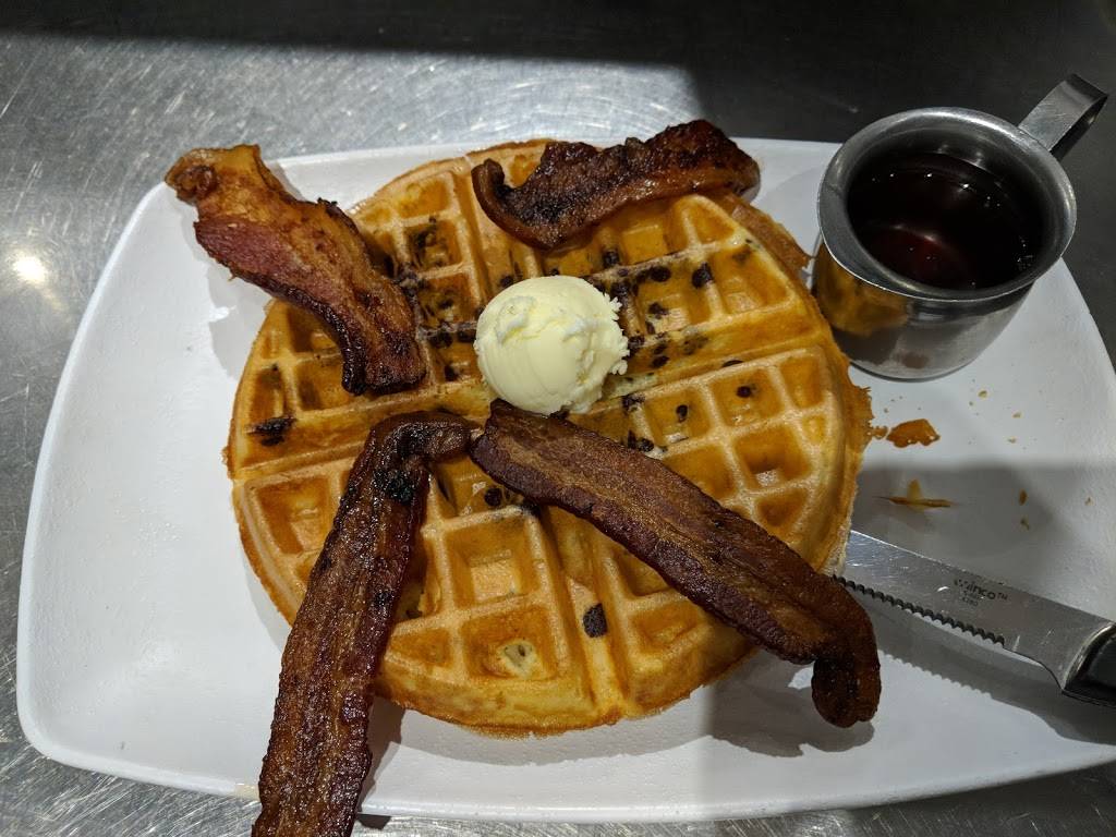 Table Six Kitchen + Bar | restaurant | 6113 Whipple Ave NW, North Canton, OH 44720, USA | 3303051666 OR +1 330-305-1666