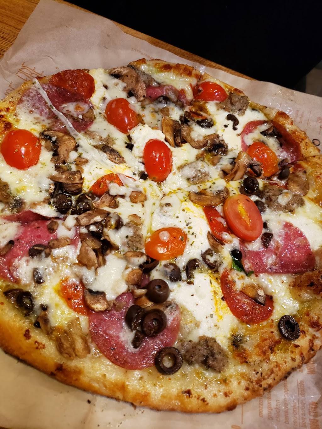 Blaze Pizza | meal takeaway | 2137 Golden Centre Ln, Gold River, CA 95670, USA | 9167426027 OR +1 916-742-6027