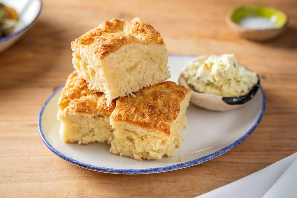 Giant | restaurant | 3209 W Armitage Ave, Chicago, IL 60647, USA | 7732520997 OR +1 773-252-0997