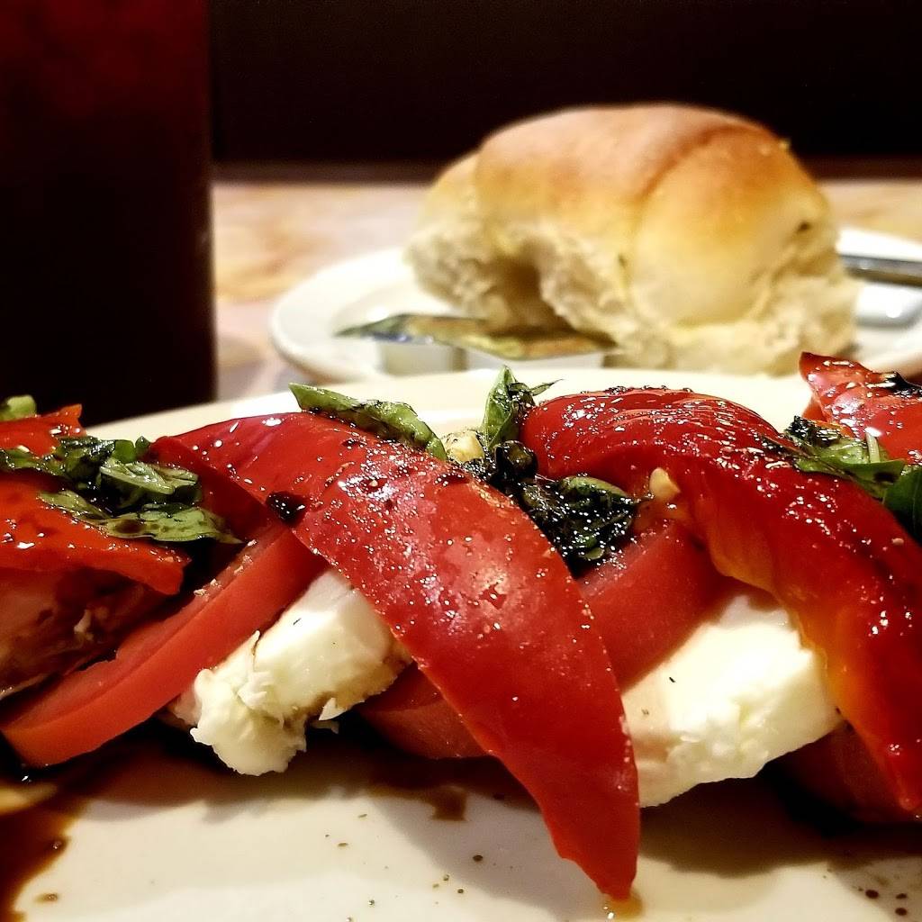 Portofinos Italian Restaurant Krum TX | restaurant | 208 W McCart St, Krum, TX 76249, USA | 9404823871 OR +1 940-482-3871