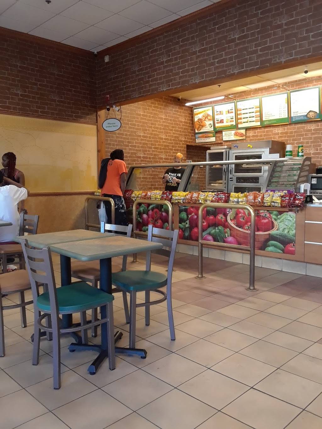 Subway | restaurant | 45 S Main St, Dayton, OH 45402, USA | 9372243040 OR +1 937-224-3040