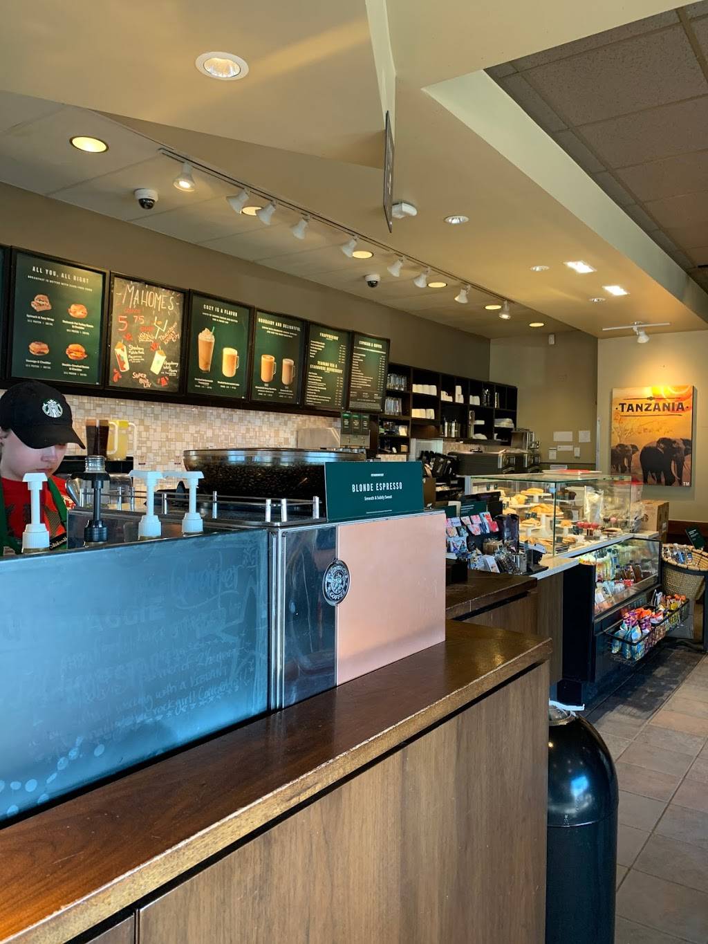 Starbucks | cafe | 16521 W 119th St, Olathe, KS 66061, USA | 9137680129 OR +1 913-768-0129