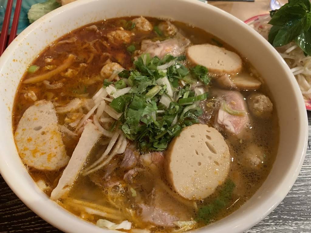 La Maison Pho | restaurant | 4 Rue Belmont, Gatineau, QC J9H 6J5, Canada | 8196828494 OR +1 819-682-8494