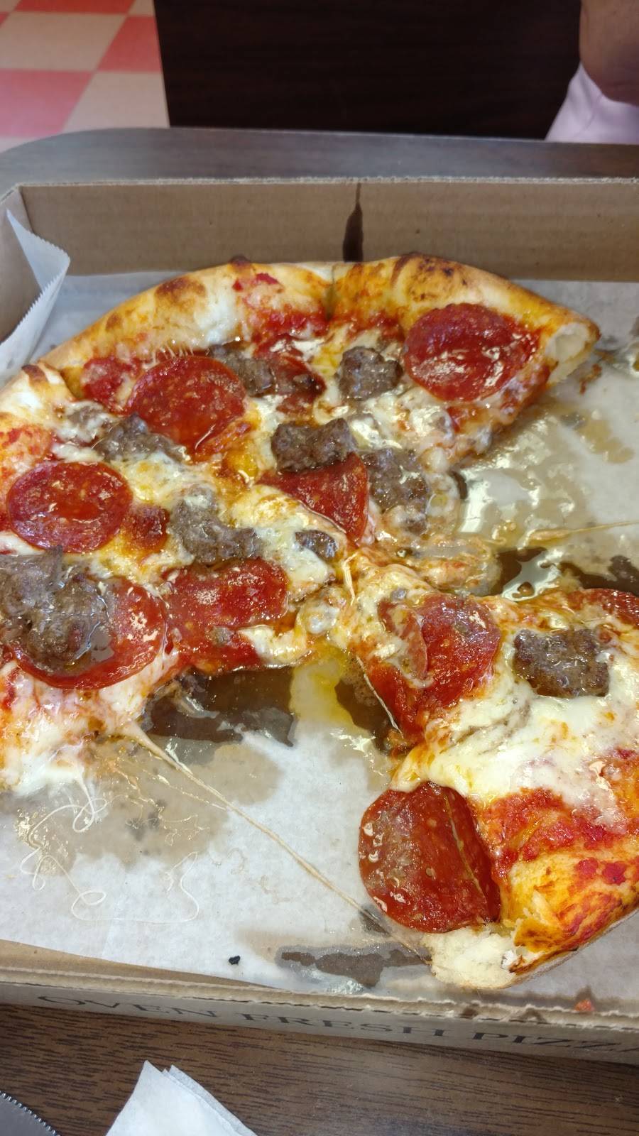 Netties | restaurant | 8 Main St, Hartland, ME 04943, USA | 2079386388 OR +1 207-938-6388