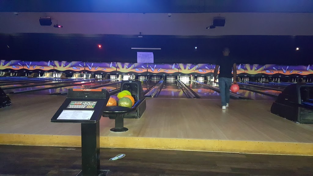 AMF Towson Lanes | restaurant | 701 Southwick Dr, Towson, MD 21286, USA | 4108254100 OR +1 410-825-4100