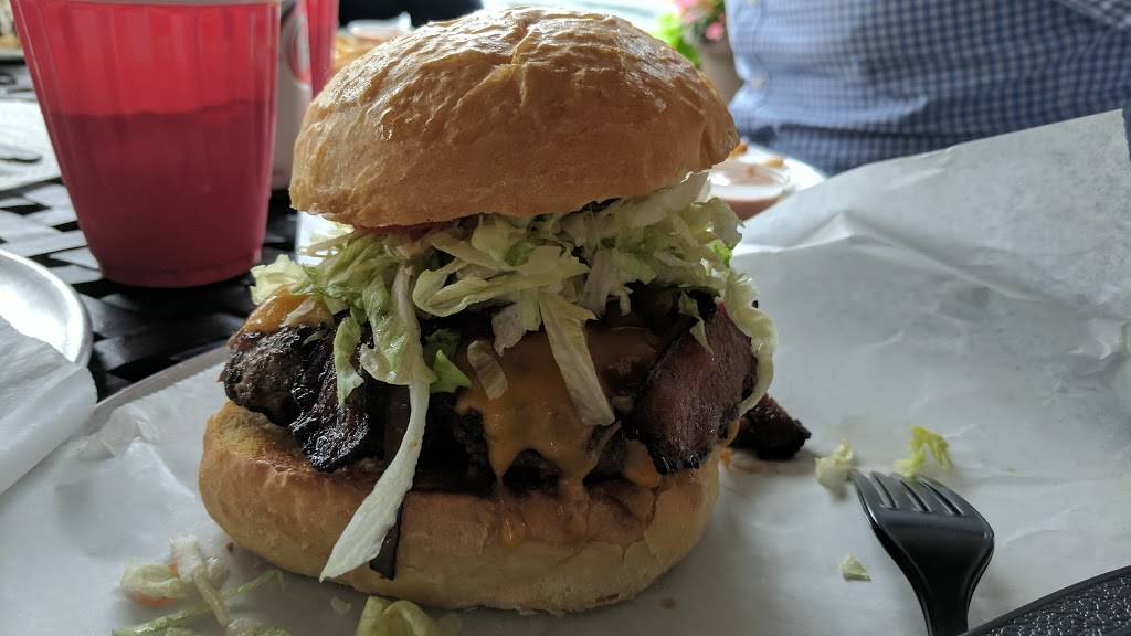 Melt Gourmet Cheeseburgers | restaurant | 525 E Market St Ste J, Leesburg, VA 20176, USA | 7034432105 OR +1 703-443-2105