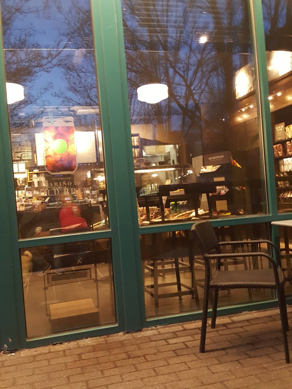 Starbucks | cafe | 88 Park St, New Canaan, CT 06840, USA | 2039728110 OR +1 203-972-8110