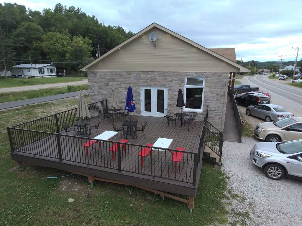 Chez Martin | restaurant | 115 Rue Saint Joseph, Gracefield, QC J0X 1W0, Canada | 8194634444 OR +1 819-463-4444