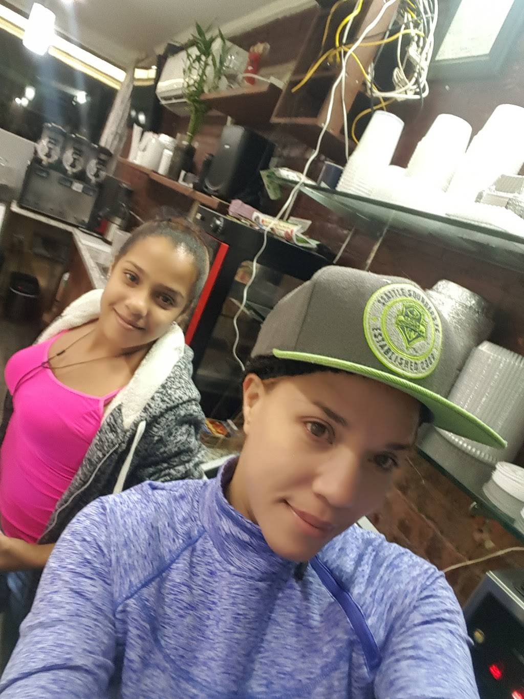 El Rinconcito Del Sabor Dominicano | restaurant | 254 E 204th St, Bronx, NY 10458, USA | 9178011300 OR +1 917-801-1300