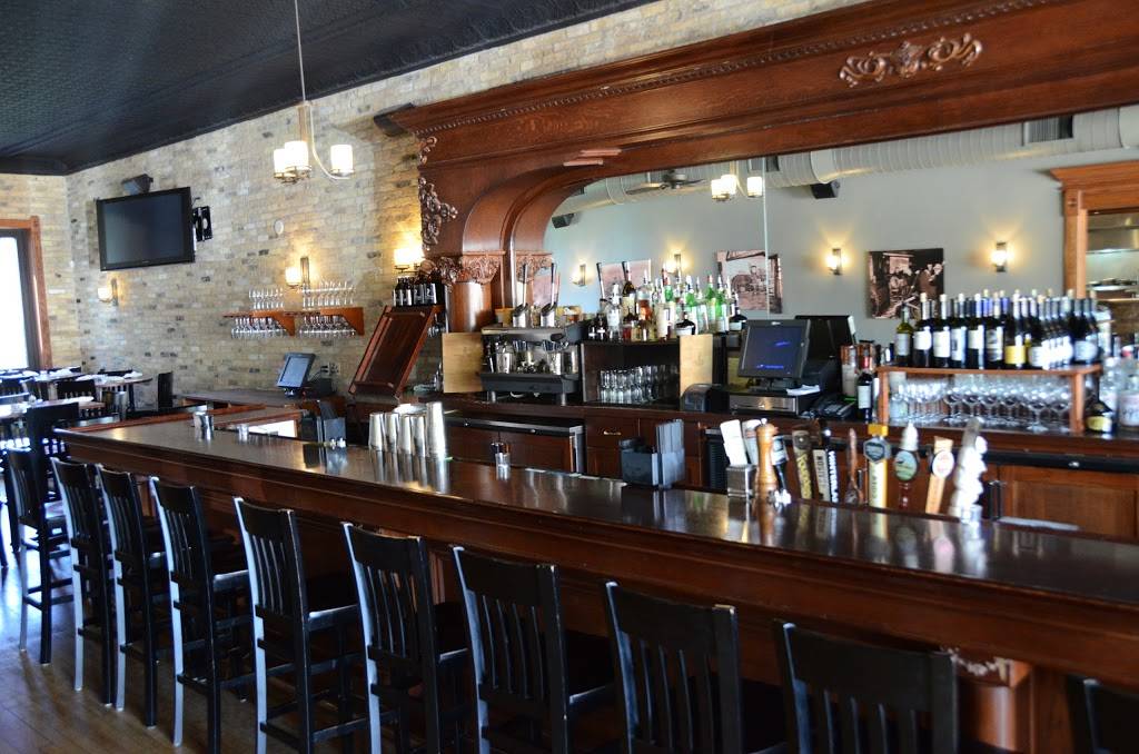 Paddock Club | restaurant | 61 S Lake St, Elkhart Lake, WI 53020, USA | 9208763288 OR +1 920-876-3288