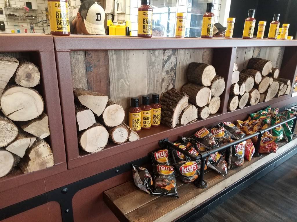 Dickeys Barbecue Pit | restaurant | 7800 B N May Ave, Oklahoma City, OK 73116, USA | 4052424046 OR +1 405-242-4046