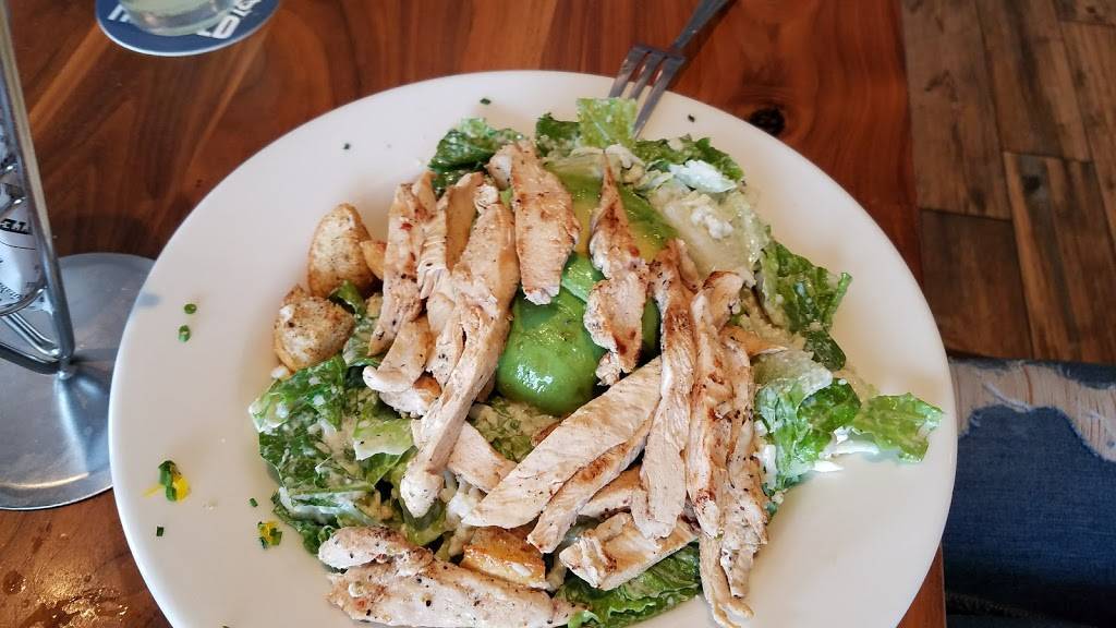 Stonebridge Restaurant | restaurant | 50 Daniel St, Milford, CT 06460, USA | 2038747947 OR +1 203-874-7947