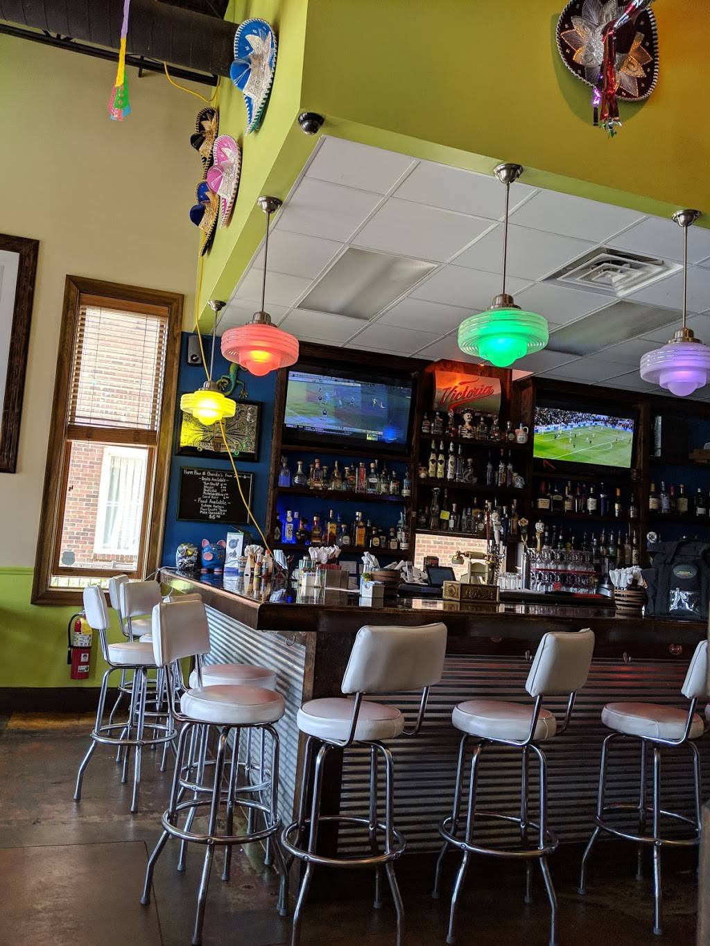 Charritos Bar & Grill | restaurant | 7 Town Center Dr NW, Huntsville, AL 35806, USA | 2562178868 OR +1 256-217-8868