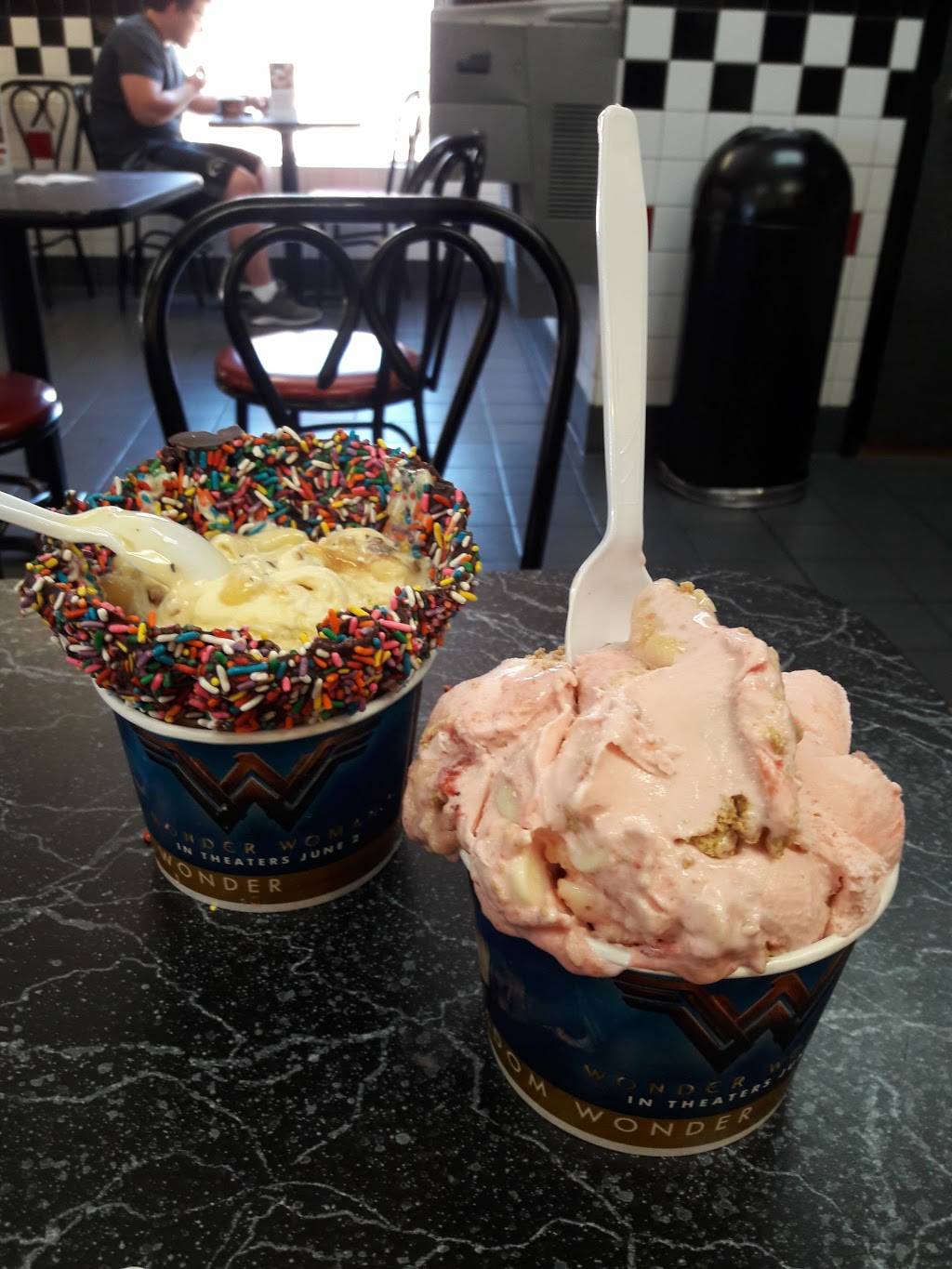 Cold Stone Creamery | bakery | 3301 N Litchfield Rd Ste 400, Goodyear, AZ 85338, USA | 6239357878 OR +1 623-935-7878