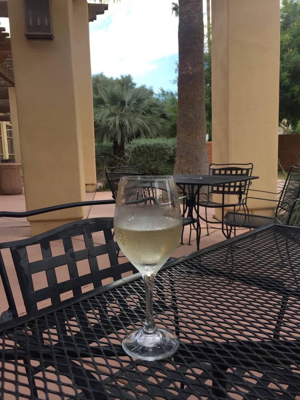 Dukes Lounge/Legends Restaraunt | restaurant | 12684 Gila Bend Hwy, Casa Grande, AZ 85193, USA | 5203818112 OR +1 520-381-8112