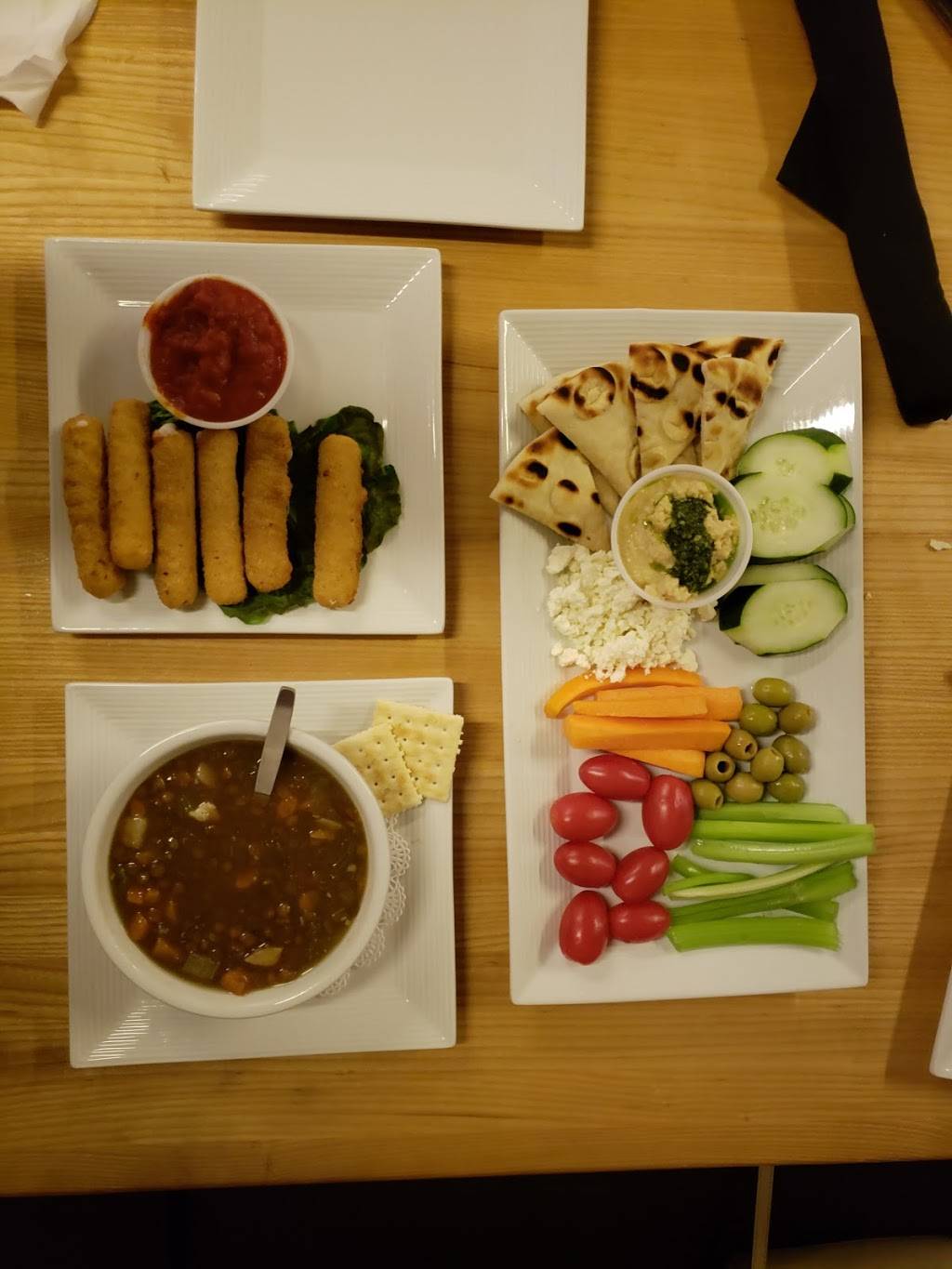 The Hub | restaurant | 36 Valley Rd, Clark, NJ 07066, USA | 7325740100 OR +1 732-574-0100