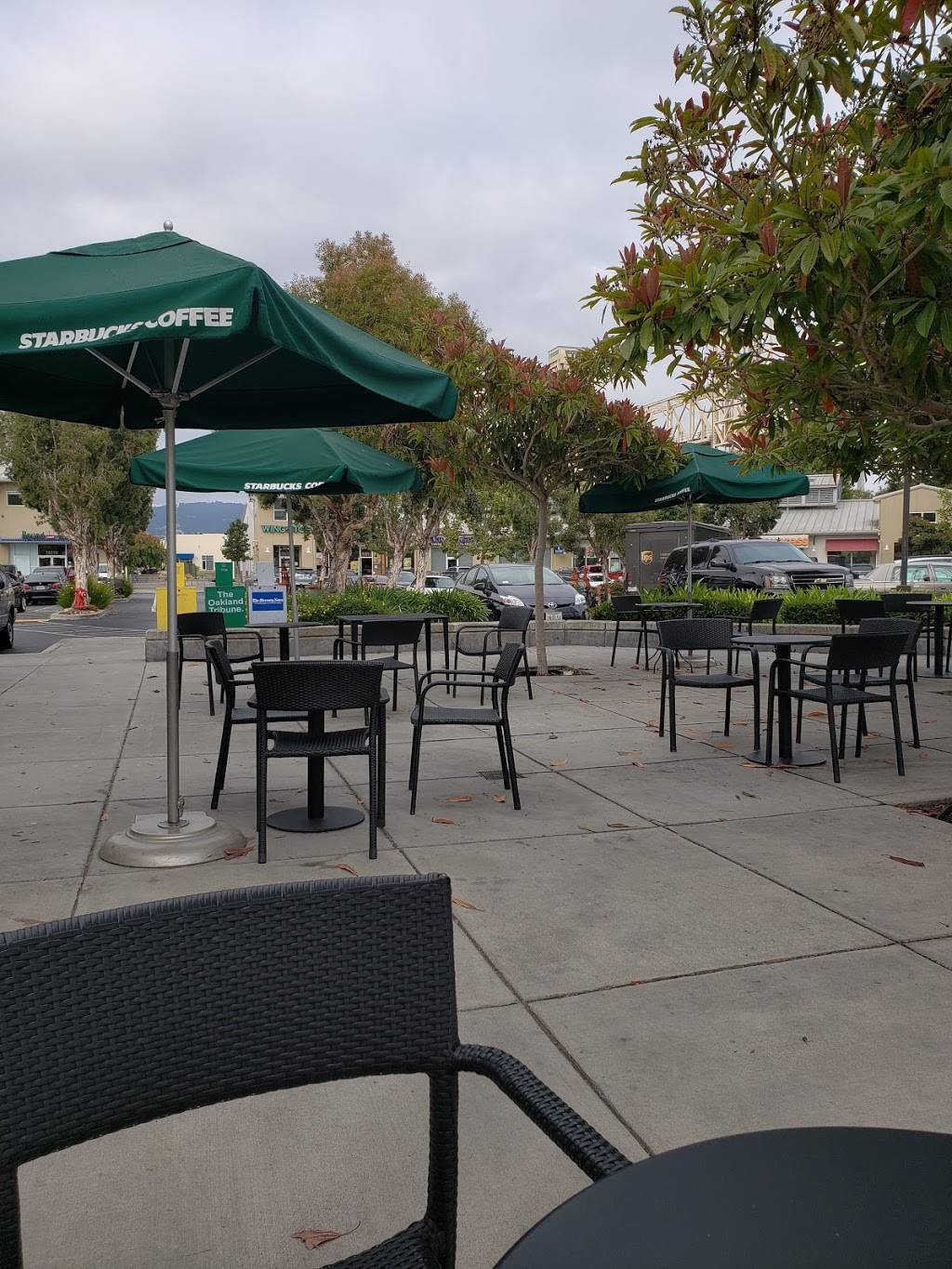 Starbucks | cafe | 2671 Blanding Ave D, Alameda, CA 94501, USA | 5103371091 OR +1 510-337-1091
