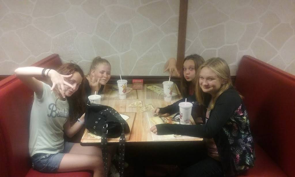 Pizza King | restaurant | 7777 IN-66, Newburgh, IN 47630, USA | 8128533368 OR +1 812-853-3368