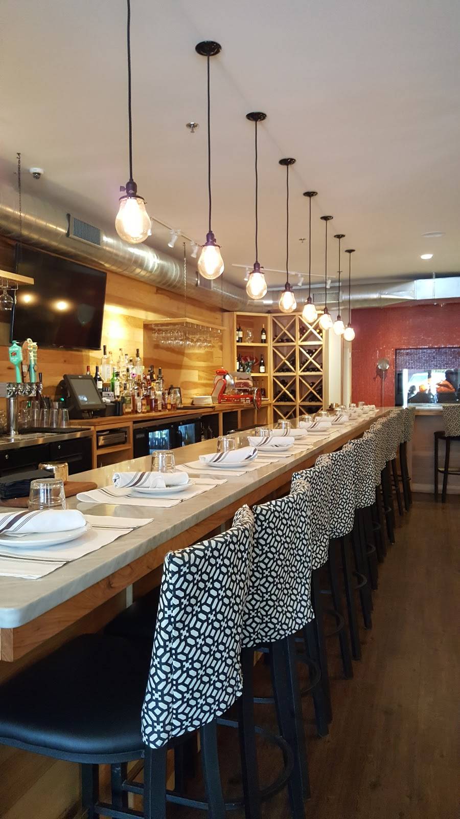 GIA MIA | restaurant | 13 N 3rd St, Geneva, IL 60134, USA | 6304055544 OR +1 630-405-5544