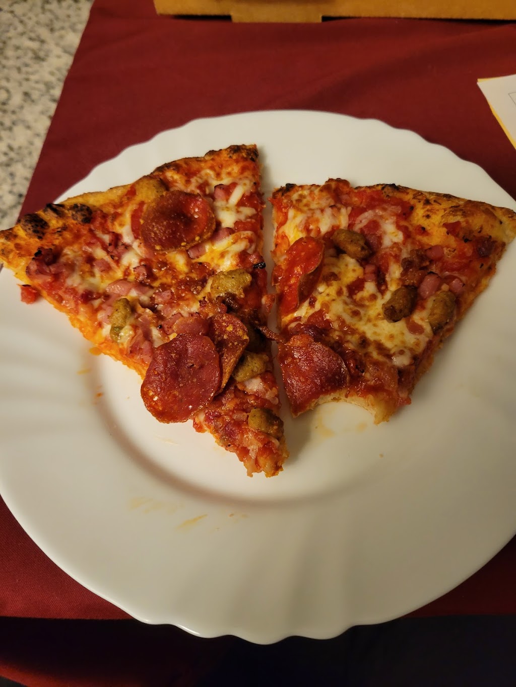 La Piazza Pizza And Subs | meal takeaway | 2715 Plymouth Rd, Ann Arbor, MI 48105, USA | 7347807316 OR +1 734-780-7316