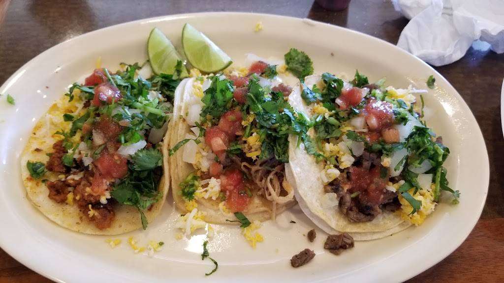 Sahuaros Taco Shop | restaurant | 2828 S Country Club Dr, Mesa, AZ 85210, USA | 4809265918 OR +1 480-926-5918