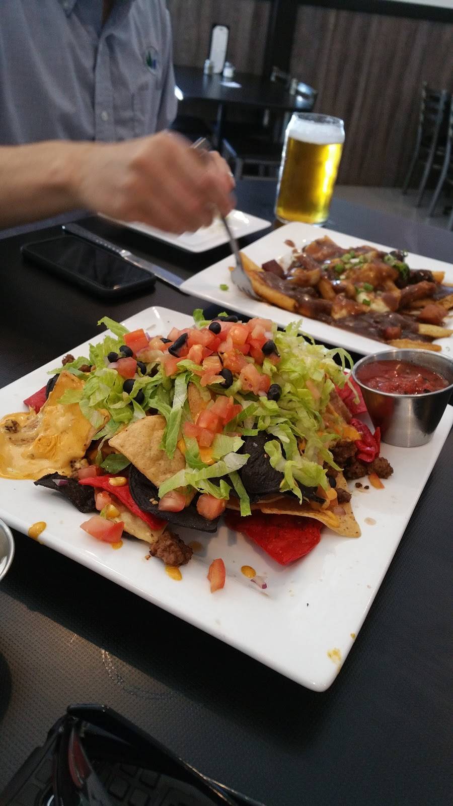 The Blue Moose Sports Pub | restaurant | 6240 28th St SE, Grand Rapids, MI 49546, USA | 6167346333 OR +1 616-734-6333