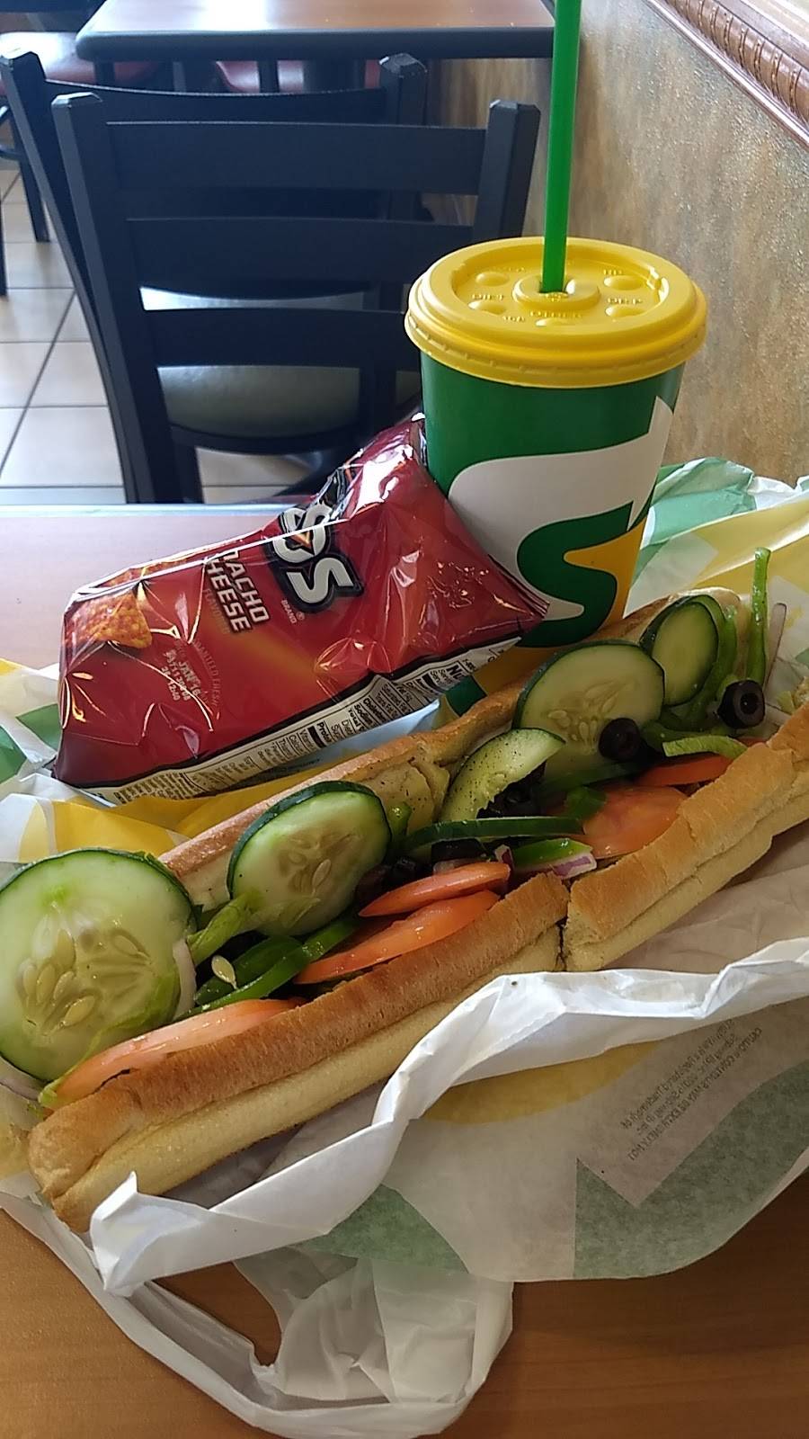 Subway Restaurants | restaurant | 15817 City View Drive, Midlothian, VA 23113, USA | 8047941965 OR +1 804-794-1965