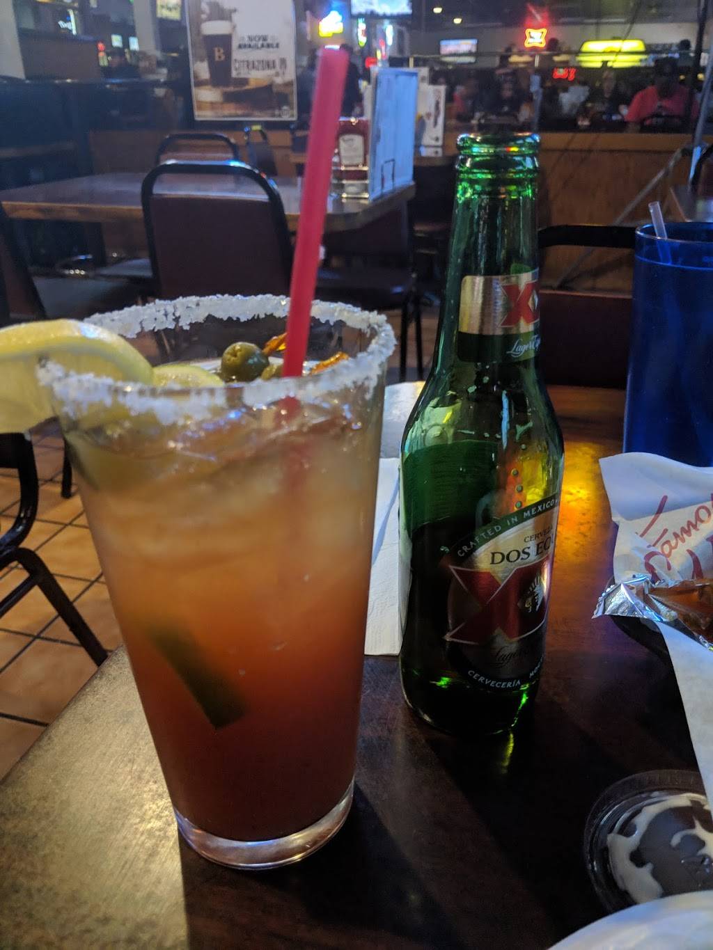 Famous Sams Sports Bar #11 | restaurant | 3010 W Valencia Rd, Tucson, AZ 85746, USA | 5208838888 OR +1 520-883-8888