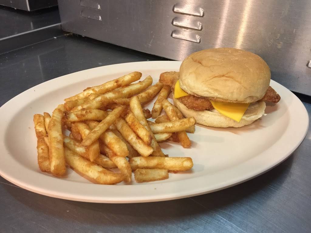 Stinkys Bar & Grill | restaurant | 924 Parriott St, Aplington, IA 50604, USA | 3193472392 OR +1 319-347-2392